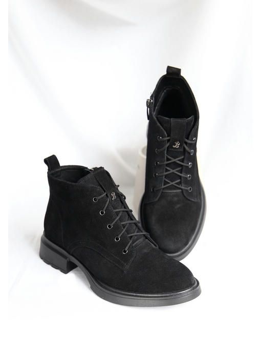Ботинки замшевые