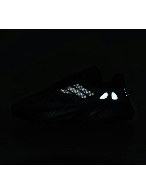Кроссовки Adidas Yeezy Boost 700 — изображение 4