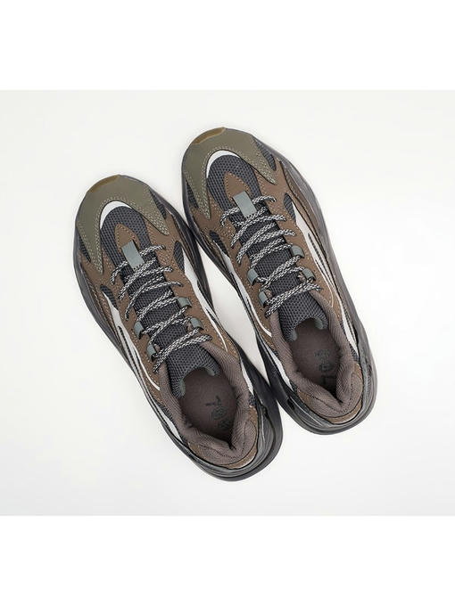 Кроссовки Adidas Yeezy Boost 700 v2 — изображение 5