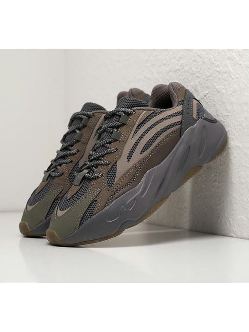 Кроссовки Adidas Yeezy Boost 700 v2