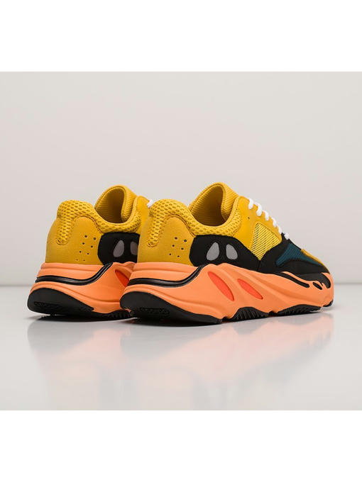 Кроссовки Adidas Yeezy Boost 700 — изображение 3