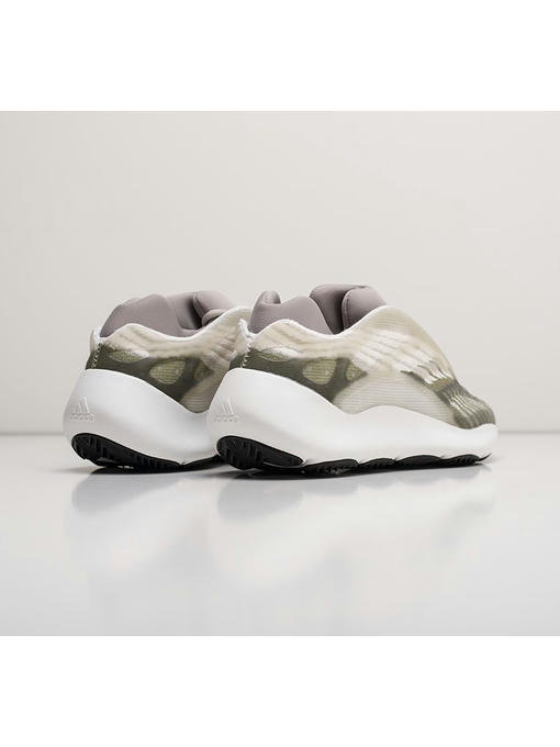 Кроссовки Adidas Yeezy Boost 700 v3 — изображение 3